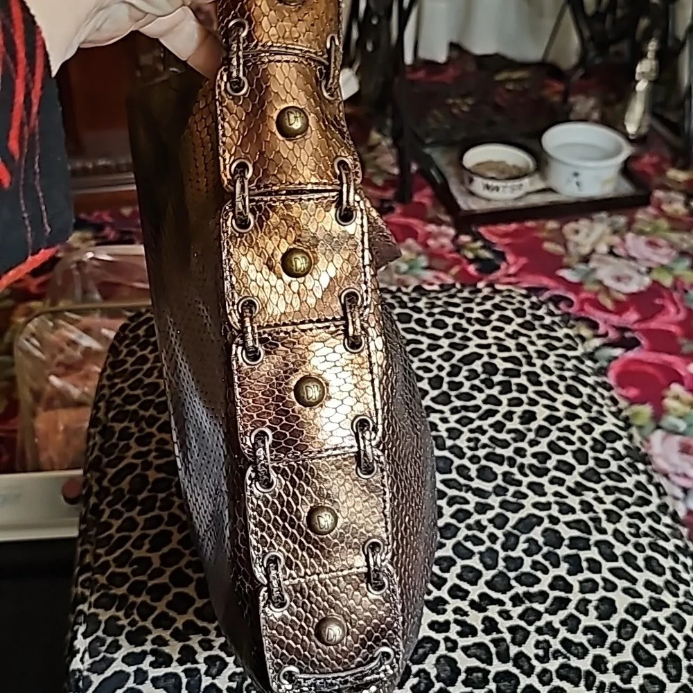 Donald Pliner copper colored leather bag - Picture 5 of 13